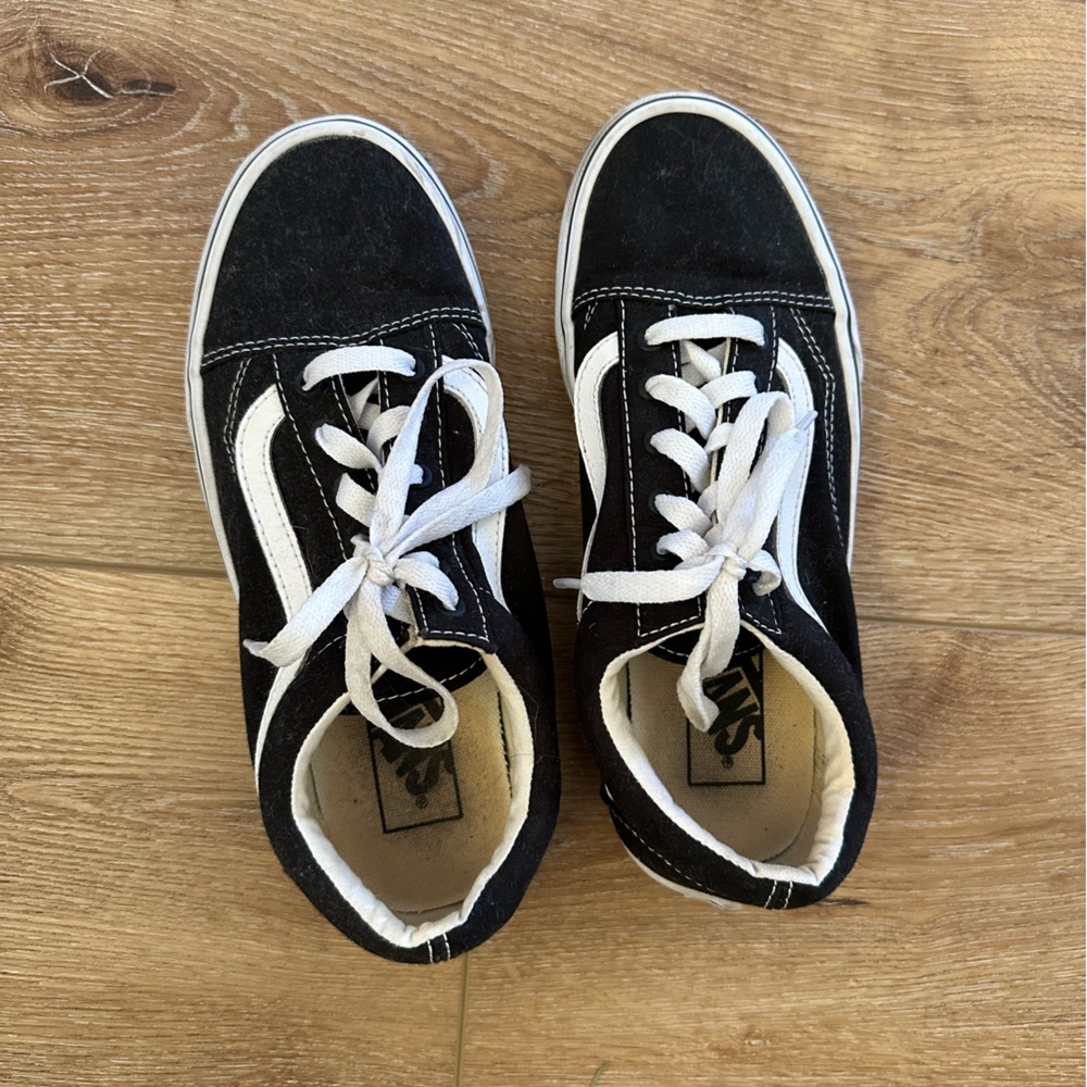 Vans women’s Black and White Sneakers
